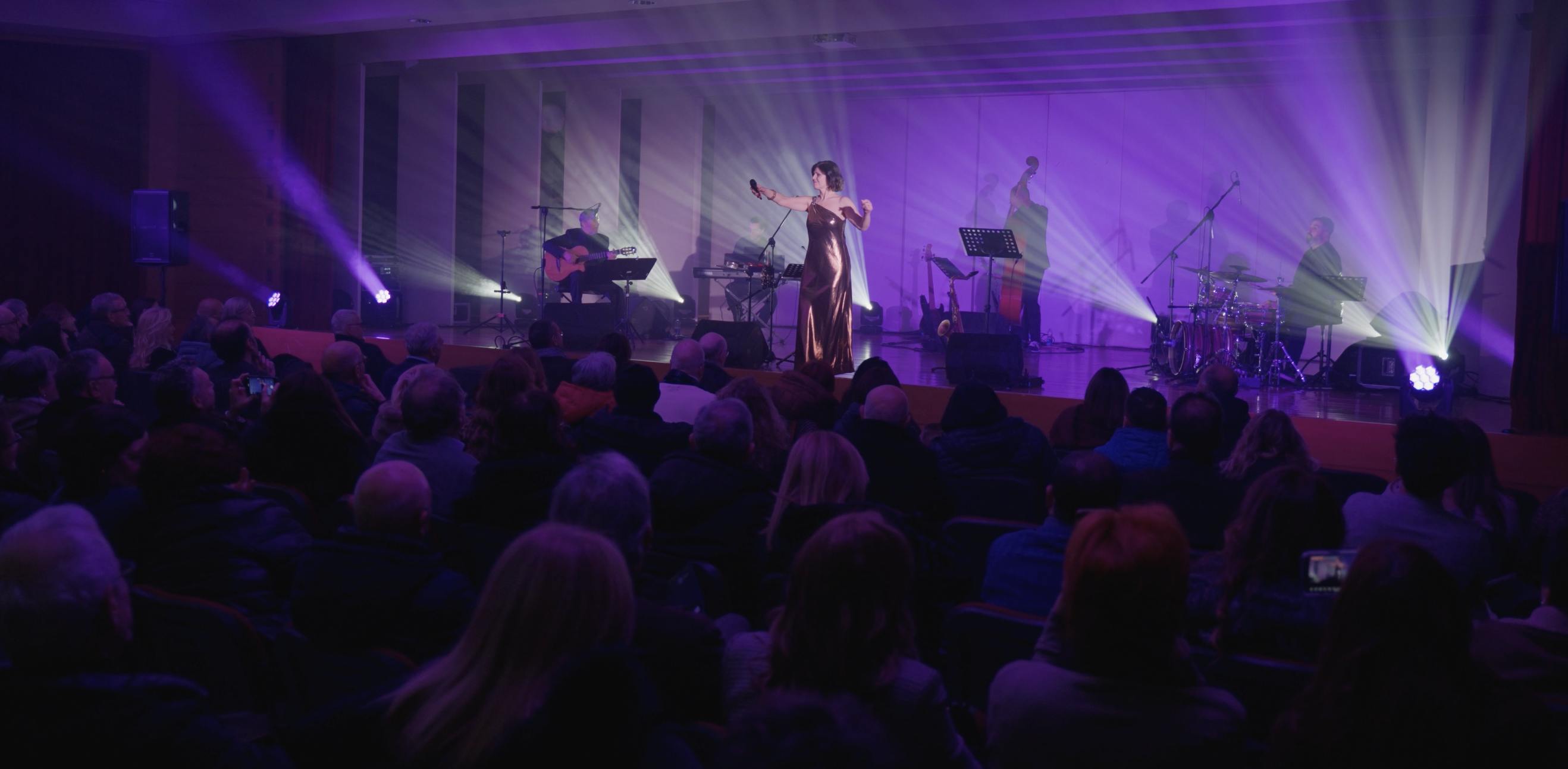 SELMAH dal vivo sul palco