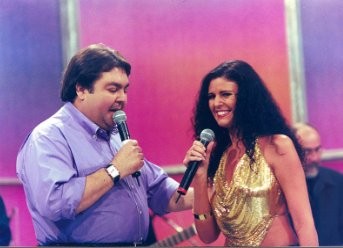 Selma Hernandes com Fausto Silva no palco do Domingão do Faustão, Rede Globo